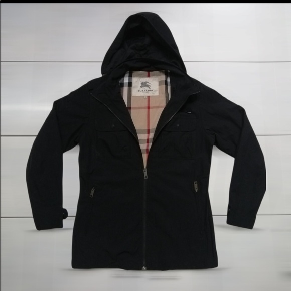 ❌. SOLD ❌. Burberry Rain Coat Sz M. Black Color. - Picture 2 of 10